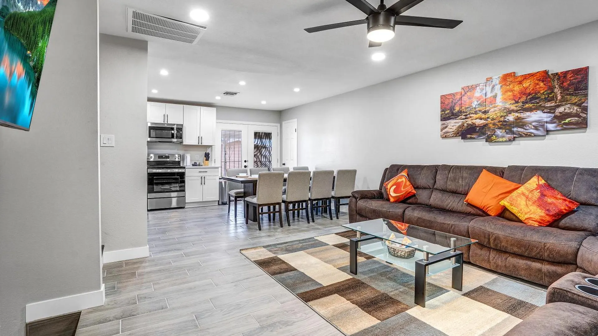 Vakantiehuis Family Reunion, Remodeled, King Beds, X-Box, Desks Villa Las Vegas