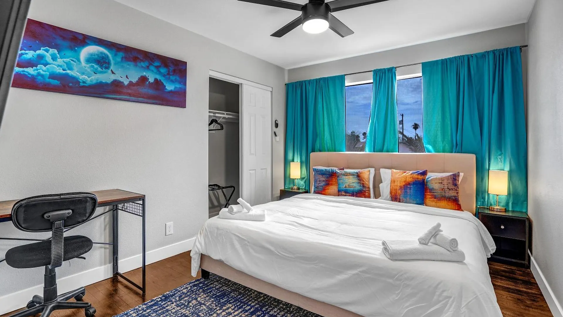Vakantiehuis Family Reunion, Remodeled, King Beds, X-Box, Desks Villa Las Vegas