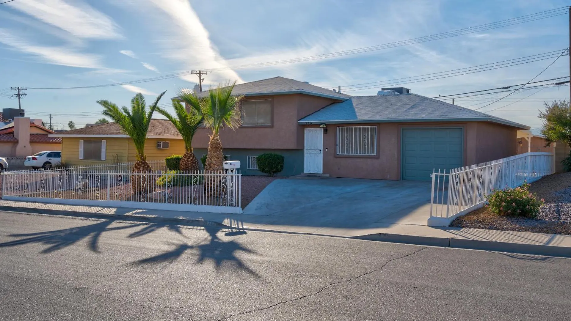 Villa Family Reunion, Remodeled, King Beds, X-Box, Desks Las Vegas Сasa de vacaciones